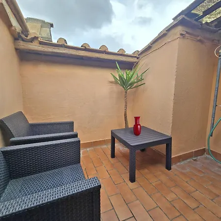 Pantheon Penthouse شقة